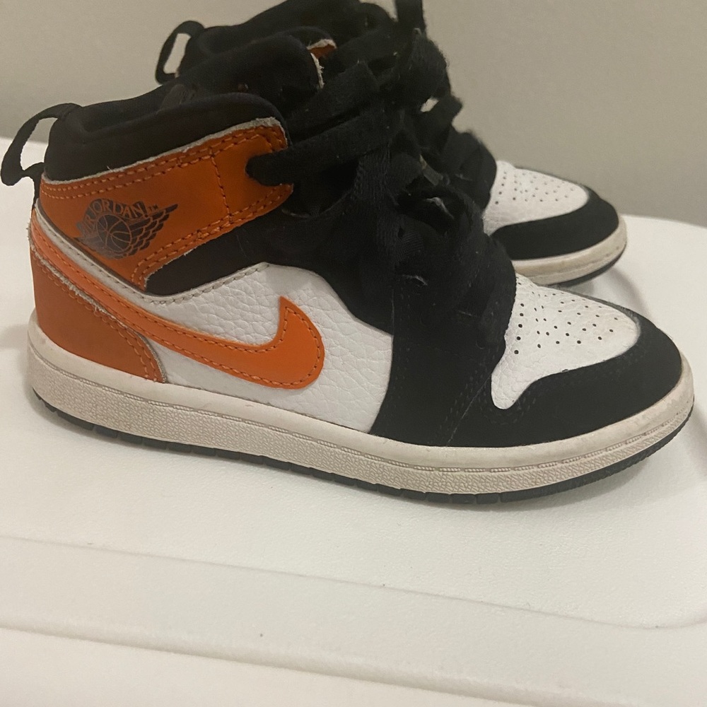 Nike Jordan retro mid